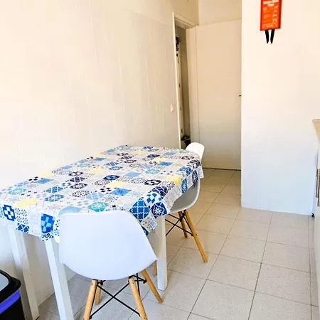 T2 - 7 Gil Eanes - Casas & Papeis *